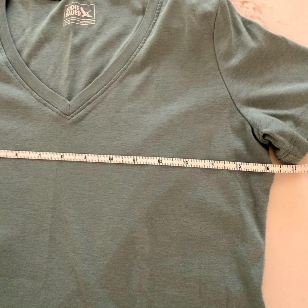 Eddie Bauer Women’s Large Teal V-Neck Short Sleeve Tee Shirt - Picture 3 of 6